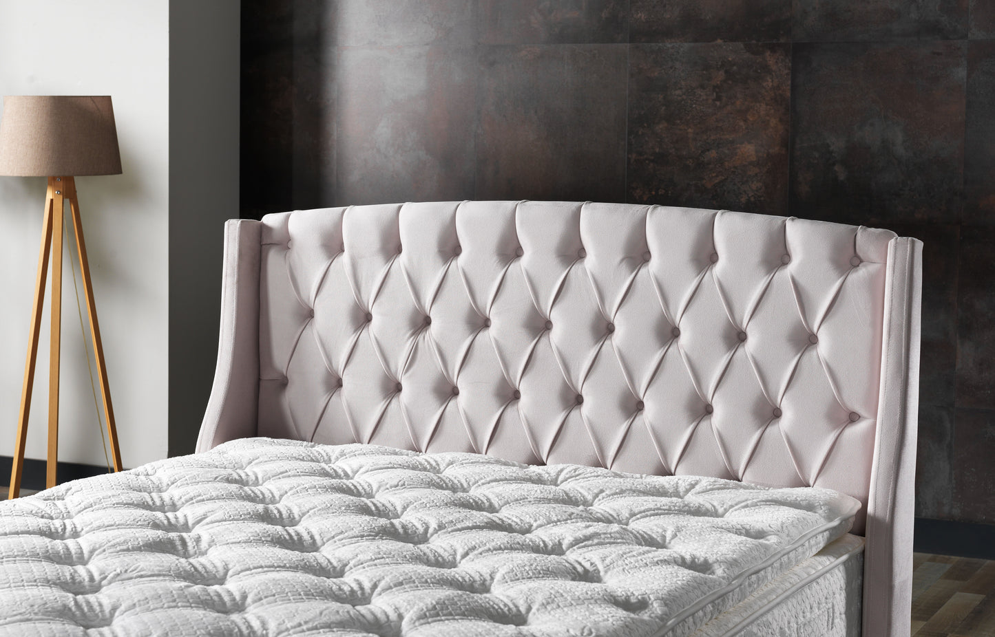 Sierra Bedding - Valencia Basis und Kopfteil - Bezauberndes und klassisches Design in ausgewählten Größen - Ohne Matratze -
