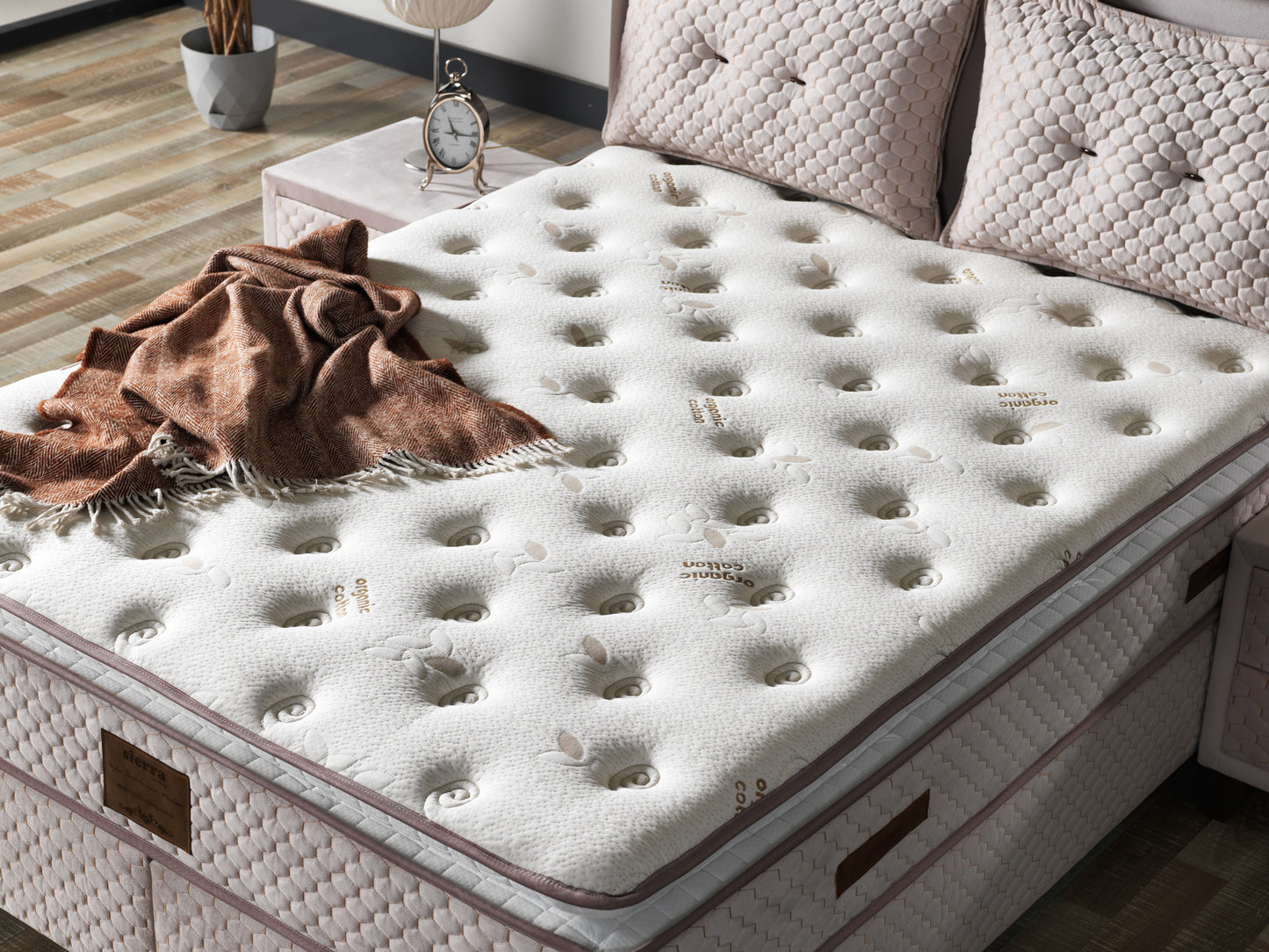 Sierra Bedding - Verona Basis und Kopfteil - Bezauberndes und süßes Design in ausgewählten Größen - Ohne Matratze -